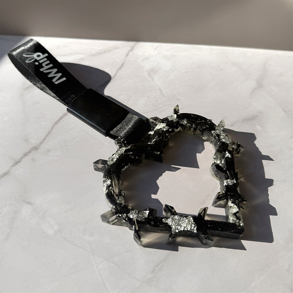 Silver Barbed Wire Heart Tsurikawa